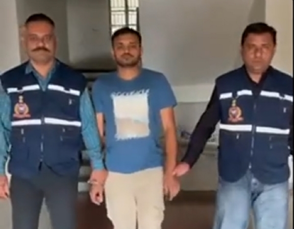 સમી UGVCLના એન્જિનિયર 50,000ની લાંચ સાથે રંગે હાથ ઝડપાયા, એક દિવસનો રિમાન્ડ મંજૂર સમી UGVCLના એન્જિનિયર 50,000ની લાંચ સાથે રંગે હાથ ઝડપાયા, એક દિવસનો રિમાન્ડ મંજૂર