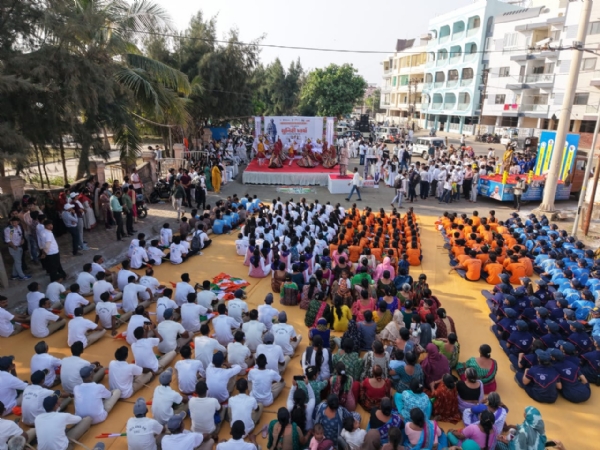 પોરબંદરમાં ચોપાટીથી  રેલવે સ્ટેશન સરદાર પ્રતિમા સુધીની 8 કિલોમીટરની ભવ્ય એકતા પદયાત્રા યોજાઇ.