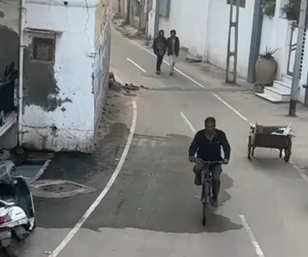 પાટણમાં ઠંડીનો ચમકારો વધતા જનજીવન પર અસર, તાપમાન 12° પર સ્થિર પાટણમાં ઠંડીનો ચમકારો વધતા જનજીવન પર અસર, તાપમાન 12° પર સ્થિર