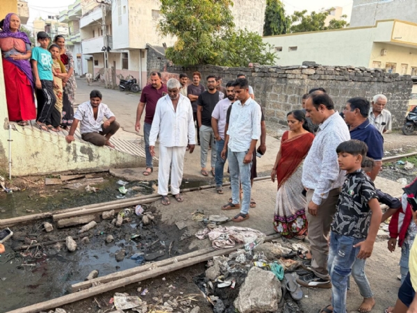નીરમા કંપની હસ્તગના રેલવે ટ્રેકમાં ગંદીના કારણે સ્થાનિકો ત્રાહિમામ.
