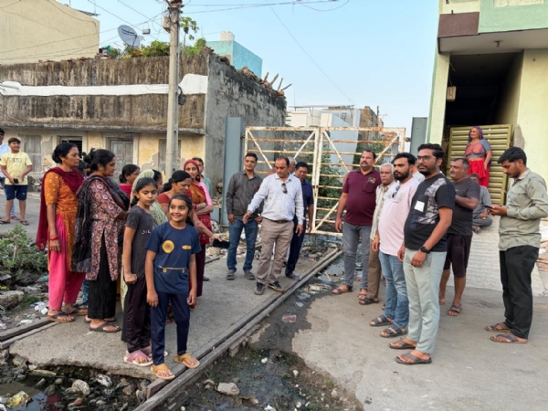 નીરમા કંપની હસ્તગના રેલવે ટ્રેકમાં ગંદીના કારણે સ્થાનિકો ત્રાહિમામ.