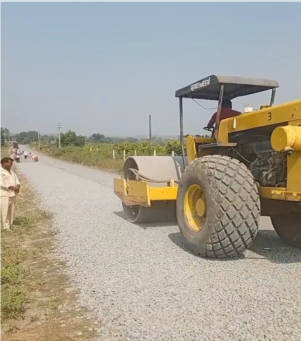 ખાપટથી ધોકડવા તરફ જતા રસ્તાનું સમારકામ કરાયું ખાપટથી ધોકડવા તરફ જતા રસ્તાનું સમારકામ કરાયું