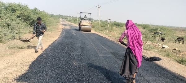 પોરબંદર જિલ્લાના પાલખડા – કેશવ મોઢવાડા રોડનું મરામત કાર્ય કરાયું. પોરબંદર જિલ્લાના પાલખડા – કેશવ મોઢવાડા રોડનું મરામત કાર્ય કરાયું.