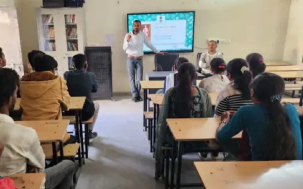 સરદાર વલ્લભભાઈ પટેલની 150મી જન્મજયંતિના ભાગરૂપે સાંતલપુર કોલેજમાં ઉજવણી સરદાર વલ્લભભાઈ પટેલની 150મી જન્મજયંતિના ભાગરૂપે સાંતલપુર કોલેજમાં ઉજવણી