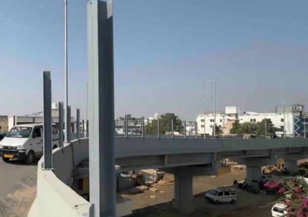 પાટણ ઓવરબ્રિજ પર નોઇસ બેરિયરનું કાર્ય શરૂ