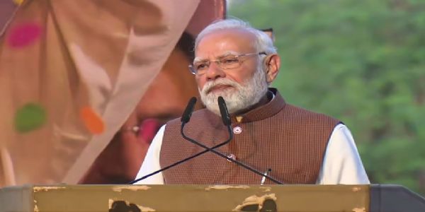 પ્રધાનમંત્રી મોદીએ, ઇન્દિરા ગાંધી અને રાણી લક્ષ્મીબાઈને તેમની જન્મજયંતિ પર શ્રદ્ધાંજલિ અર્પણ કરી