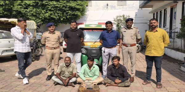 રાજુલામાં ચાર લાખની છેતરપિંડીનો ભેદ ઉકેલાયો, પોલીસના એક્શનથી ડુપ્લિકેટ સોનાની ગેંગ ઝડપાઈ