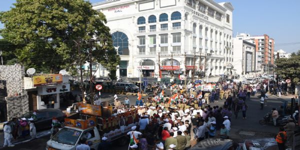 રાજકોટ(પૂર્વ) વિધાનસભા મતવિસ્તારમાં યોજાયેલી એકતા પદયાત્રામાં બહોળી સંખ્યામાં નાગરિકો ઉત્સાહભેર જોડાયા