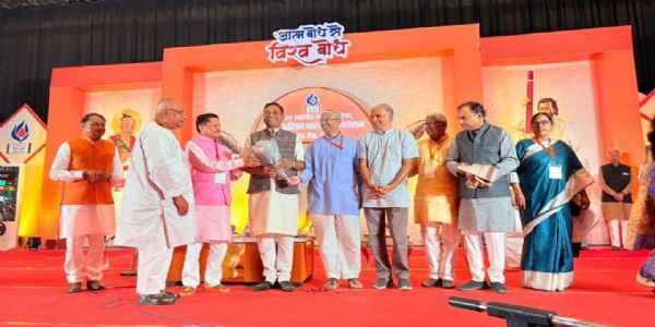 વીર નર્મદ યુનિવર્સિટીના ગુજરાતી વિભાગના અધ્યાપક ડો ભરત ઠાકોરની અખિલ ભારતીય સાહિત્ય પરિષદના રાષ્ટ્રીય મંત્રી પદે વરણી