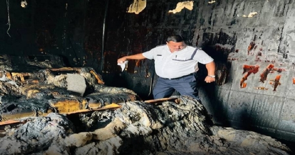 વેસુમાં હોમ થિયેટર રૂમમાં આગ વેસુમાં હોમ થિયેટર રૂમમાં આગ