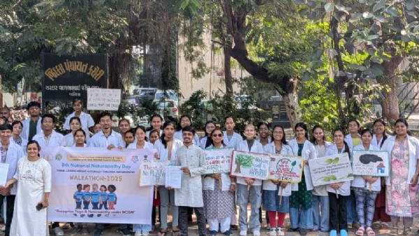 नेचुरोपैथी व योग डॉक्टरों ने दो प्रमुख मांगों को लेकर सौंपा ज्ञापन