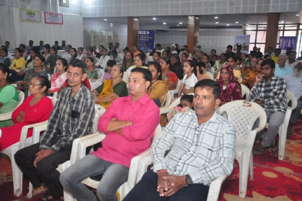 પોરબંદર ખાતે લીડ બેંક દ્વારા તમારા પૈસા, તમારો અધિકાર અભિયાનનો ભાગરૂપે મેગા જાગૃતિ કેમ્પ યોજાયો. પોરબંદર ખાતે લીડ બેંક દ્વારા તમારા પૈસા, તમારો અધિકાર અભિયાનનો ભાગરૂપે મેગા જાગૃતિ કેમ્પ યોજાયો.