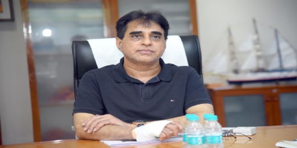 આરોગ્ય મંત્રી પ્રફુલ પાનશેરીયાની અધ્યક્ષતામાં કમોસમી વરસાદના કારણે ફેલાતા રોગચાળાના અટકાયતી પગલાં અંતર્ગત બેઠક યોજાઇ