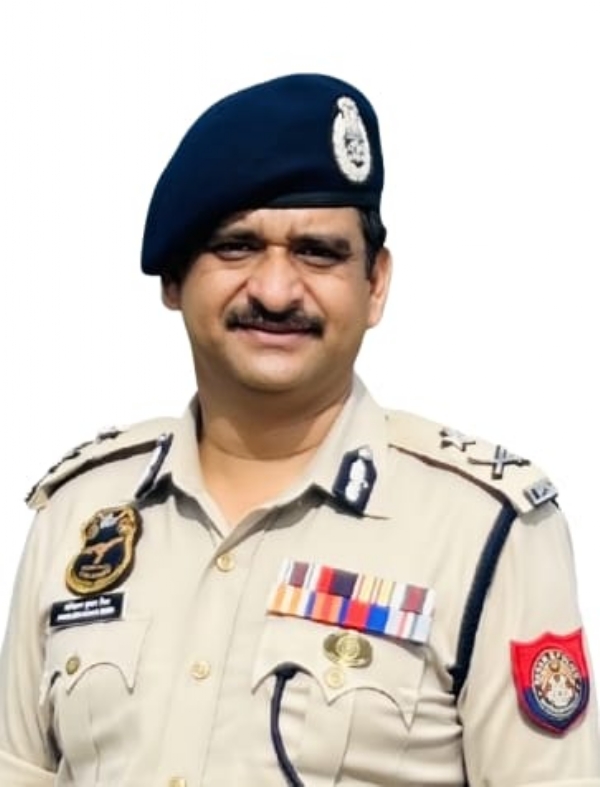 આઇપીએસ અખિલેશ સિંહને બહાદુરી પુરસ્કાર