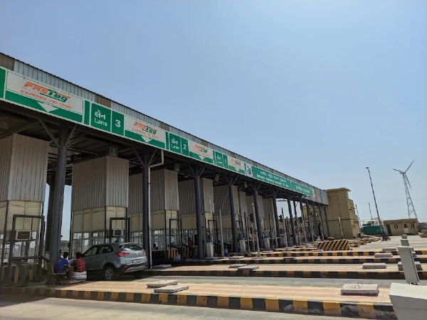 કુછડી ટોલનાકા દ્વારા લોકલ પાસ સિસ્ટમ બંધ કરાતા રજુઆત. કુછડી ટોલનાકા દ્વારા લોકલ પાસ સિસ્ટમ બંધ કરાતા રજુઆત.