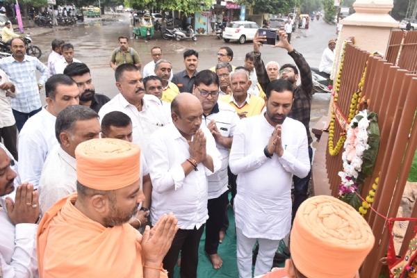 અમરેલીમાં સરદાર પટેલની જયંતિ નિમિત્તે સરદાર સર્કલનું લોકાર્પણ