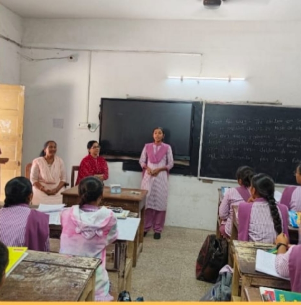 બાલુબા કન્યા વિદ્યાલયમાં સરદાર પટેલ જન્મજયંતિની ઉજવણીના  ભાગરૂપે  વિવિધ સ્પર્ધાઓનું આયોજન કરાયું .