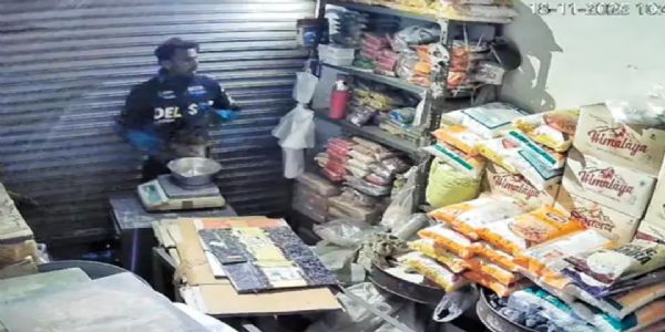 સિદ્ધપુરમા સમ્રાટ સિંગ સેન્ટરમાં થયેલી ઘરફોડ ચોરીનો ભેદ પોલીસ દ્વારા ગણતરીના કલાકોમાં ઉકેલાયો