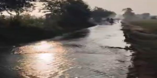 સરસ્વતી તાલુકાના નાયતા ગામ નજીક દાંતીવાડા કેનાલ ઓવરફ્લો, ખેડૂતોની 10 વીઘા જમીન પાણીમાં