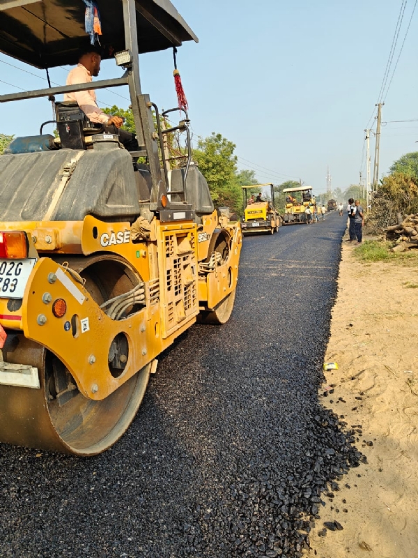 વિજાપુર તાલુકાના હાથીપુરા એપ્રોચ રોડ પર રીસરફેસીંગ કાર્યની શરુઆત: પરિવહન સુવિધામાં વધારો
