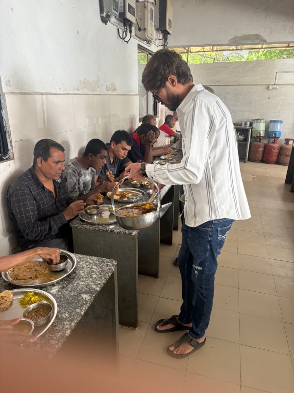 પોરબંદર જિલ્લા ભાજપ મીડિયા સેલના સહકન્વીનરે પોતાના લગ્ન પ્રસંગે સેવાકાર્ય યોજાયા.