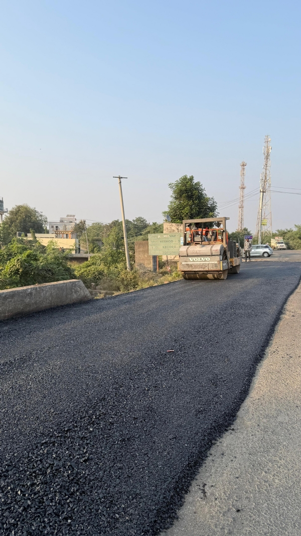 રસ્તાના રિસર્ફેસીગની કામગીરીનું ખાતમુહૂર્