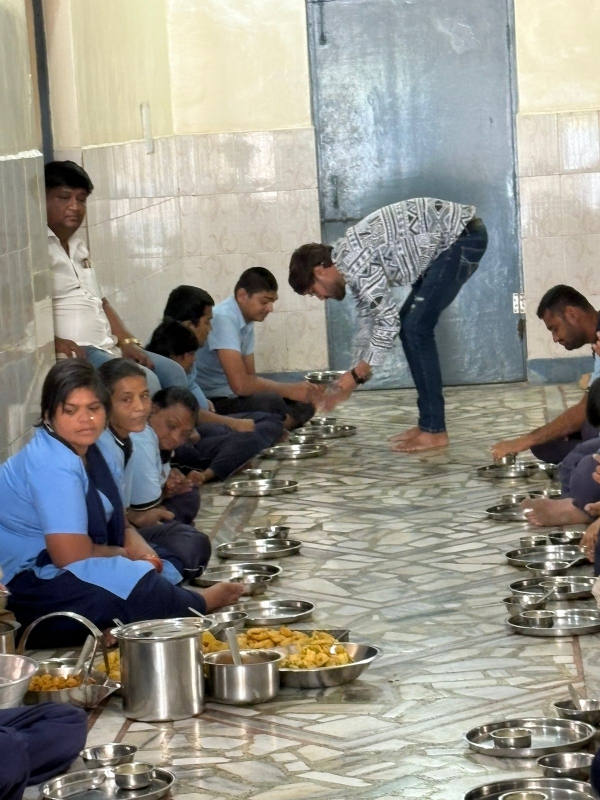 પોરબંદર જિલ્લા ભાજપ મીડિયા સેલના સહકન્વીનરે પોતાના લગ્ન પ્રસંગે સેવાકાર્ય યોજાયા.