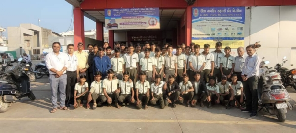 વિદ્યાર્થીઓમાં નાણાકીય જાગૃતિનો સકારાત્મક પ્રયાસ — ઊંઝા બેંક મુલાકાત