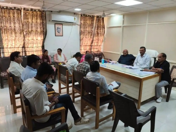 અમરેલી જિલ્લા પંચાયત ખાતે આરોગ્ય સમિતિની મહત્વપૂર્ણ બેઠક; આરોગ્ય સુવિધાઓના વિકાસ અને રોગ નિયંત્રણ મુદ્દે વ્યાપક ચર્ચા અમરેલી જિલ્લા પંચાયત ખાતે આરોગ્ય સમિતિની મહત્વપૂર્ણ બેઠક; આરોગ્ય સુવિધાઓના વિકાસ અને રોગ નિયંત્રણ મુદ્દે વ્યાપક ચર્ચા