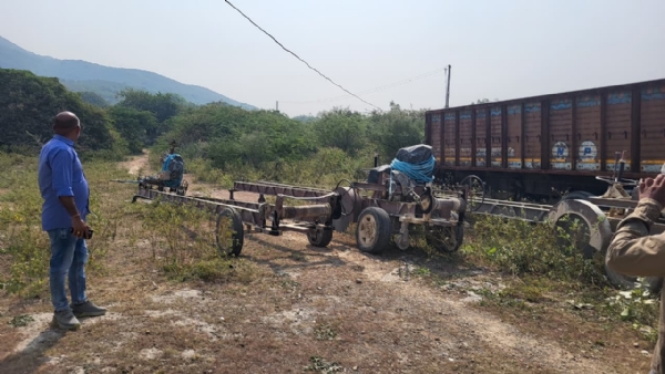 નાગકા અને બાવળવાવ ગામે ગેરકાયદેસર ચાલતી ખાણો પર તંત્રના દરોડા.