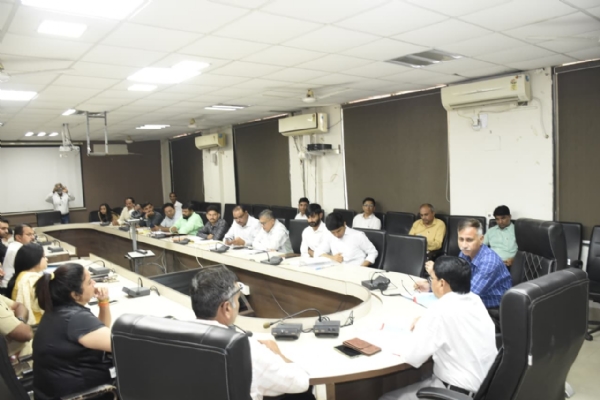 સશસ્ત્ર સેના ધ્વજદિન ભંડોળ સમિતિ અને જિલ્લા સૈનિક બોર્ડની ત્રિમાસીક બેઠક યોજાઈ.