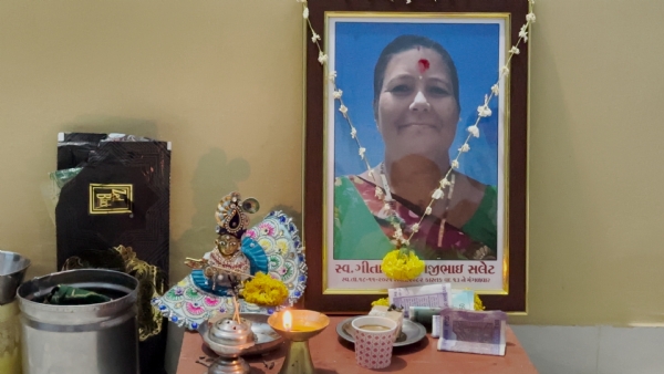 પોરબંદરમા આખલાએ મહિલાનો ભોગ લીધો.