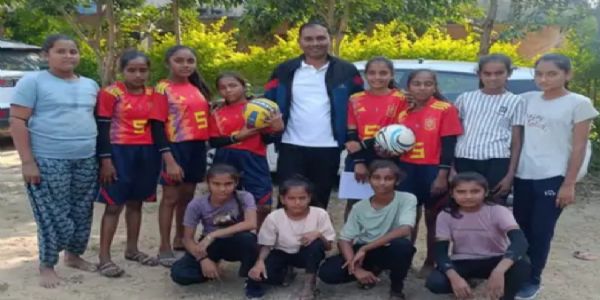 ગોલીવાડા પ્રાથમિક શાળાએ U-14 વોલીબોલમાં પાટણ જિલ્લામાં પ્રથમ સ્થાન હાંસલ કર્યું