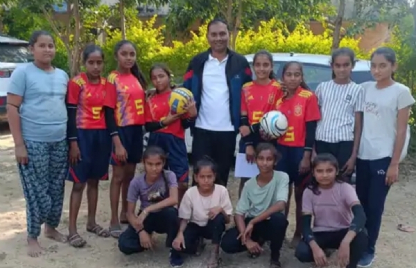 ગોલીવાડા પ્રાથમિક શાળાએ U-14 વોલીબોલમાં પાટણ જિલ્લામાં પ્રથમ સ્થાન હાંસલ કર્યું