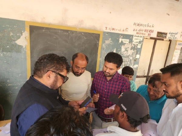 મહેસાણા: મતદાર યાદી સુધારણાની સ્પેશ્યિલ ડ્રાઈવમાં રાજ્યસભા સાંસદ મયંક નાયકનું પ્રેરક યોગદાન મહેસાણા: મતદાર યાદી સુધારણાની સ્પેશ્યિલ ડ્રાઈવમાં રાજ્યસભા સાંસદ મયંક નાયકનું પ્રેરક યોગદાન