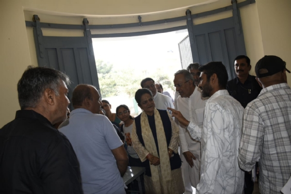 વન અને પર્યાવરણ મંત્રીની પોરબંદર જિલ્લાના વિવિધ ગામોની મુલાકાત. વન અને પર્યાવરણ મંત્રીની પોરબંદર જિલ્લાના વિવિધ ગામોની મુલાકાત.