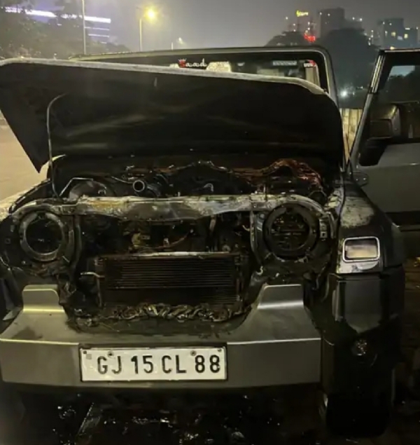 गाड़ी में लगी आग सूरत गाड़ी में लगी आग सूरत