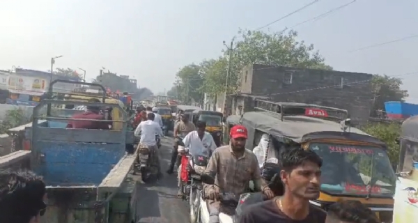 વેરાવળમાં ઓવરબ્રિજ કામ