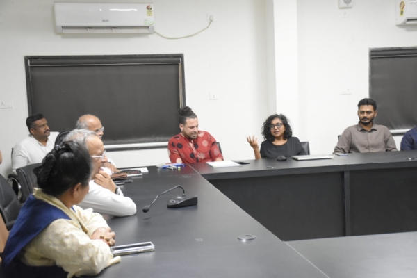 કેબિનેટ મંત્રી અર્જુન મોઢવાડિયાની અધ્યક્ષતામાં પોરબંદર મનપા ખાતે વિકાસના કામો બાબતે બેઠક યોજાઇ. કેબિનેટ મંત્રી અર્જુન મોઢવાડિયાની અધ્યક્ષતામાં પોરબંદર મનપા ખાતે વિકાસના કામો બાબતે બેઠક યોજાઇ.