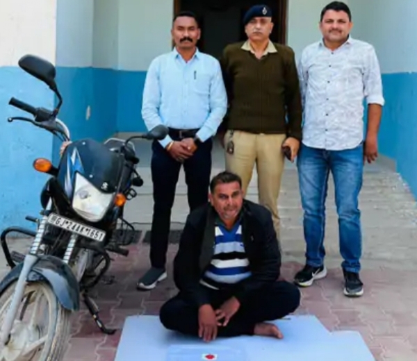 ચવેલી મંદિરમાં ચોરી કરનાર આરોપી ₹85,000ના મુદ્દામાલ સાથે ઝડપાયો ચવેલી મંદિરમાં ચોરી કરનાર આરોપી ₹85,000ના મુદ્દામાલ સાથે ઝડપાયો