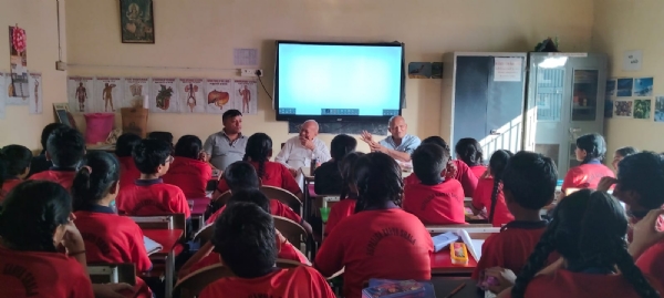 પોરબંદરની રૂપાળીબા કન્યા શાળા ખાતે વૈદિક ગણિત શિબિર યોજાઇ. પોરબંદરની રૂપાળીબા કન્યા શાળા ખાતે વૈદિક ગણિત શિબિર યોજાઇ.