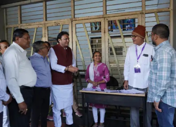 સિદ્ધપુરમાં SIR ડ્રાઇવ અંતર્ગત ધારાસભ્યની બૂથ મુલાકાત સિદ્ધપુરમાં SIR ડ્રાઇવ અંતર્ગત ધારાસભ્યની બૂથ મુલાકાત