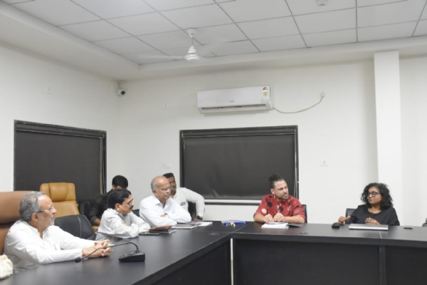 કેબિનેટ મંત્રી અર્જુન મોઢવાડિયાની અધ્યક્ષતામાં પોરબંદર મનપા ખાતે વિકાસના કામો બાબતે બેઠક યોજાઇ. કેબિનેટ મંત્રી અર્જુન મોઢવાડિયાની અધ્યક્ષતામાં પોરબંદર મનપા ખાતે વિકાસના કામો બાબતે બેઠક યોજાઇ.