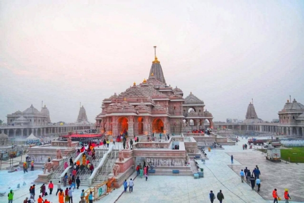 આજે રામ મંદિરના શિખર પર અમદાવાદમાં બનેલ 5100 કિલોના ધ્વજ દંડ પર 22 ફૂટ લાંબી ધ્વજારોહણ થશે