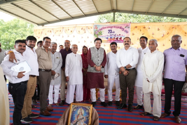 ધારાસભ્ય બલવંતસિંહ રાજપુતની ઉપસ્થિતિમાં  સિધ્ધપુર તાલુકાના જગન્નાથપુરા ગામે શૈક્ષણિક અને મેળોજ ગામે સામાજિક કાર્યક્રમ યોજાયા ધારાસભ્ય બલવંતસિંહ રાજપુતની ઉપસ્થિતિમાં  સિધ્ધપુર તાલુકાના જગન્નાથપુરા ગામે શૈક્ષણિક અને મેળોજ ગામે સામાજિક કાર્યક્રમ યોજાયા