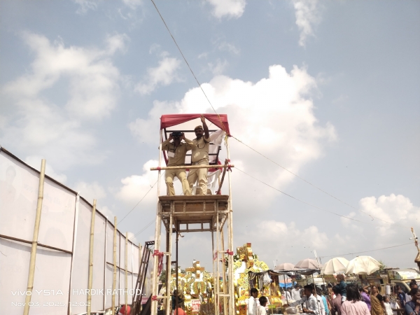 સિદ્ધપુર કાત્યોકના મેળામાં પોલીસ કર્મીઓની બાજ નજર સિદ્ધપુર કાત્યોકના મેળામાં પોલીસ કર્મીઓની બાજ નજર