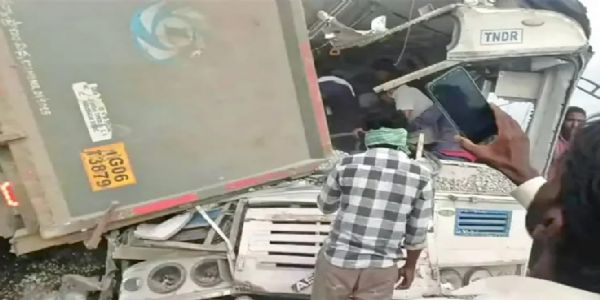 તેલંગાણામાં માર્ગ અકસ્માતમાં 18 મુસાફરોના મોત