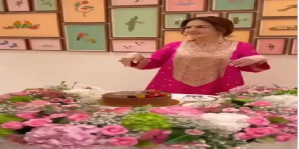 જામનગરમાં નીતા અંબાણીએ ભપકા કે દેખાડા વગરના જન્મદિવસની ઉજવણી કરી, વીડિયો વાયરલ