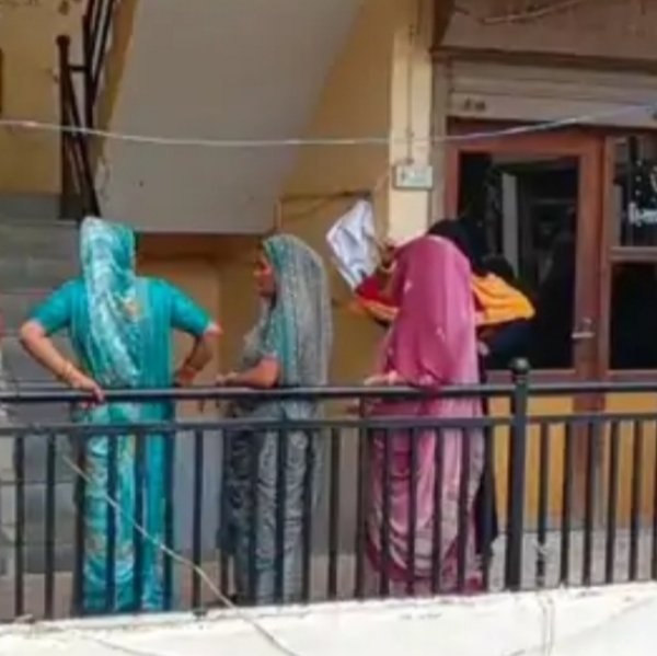 હારિજમાં પાણી માટે મહિલાઓનો હોબાળો, પાલિકા ખાતે આક્રોશ