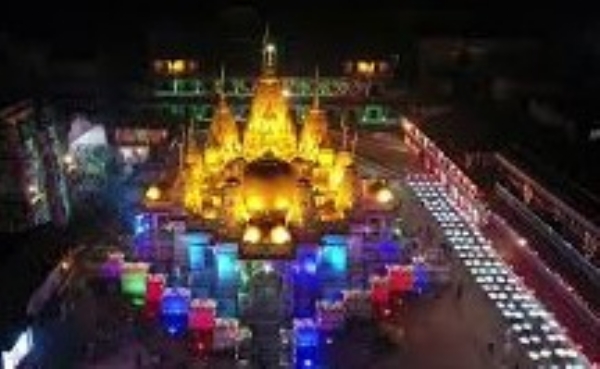 વડતાલ મંદિરદ્વિશતાબ્દી મહોત્સવને લઈ મંદિર રંગબેરંગી રોશનીથી ઝળહળી ઊઠ્યું, વડતાલ મંદિરદ્વિશતાબ્દી મહોત્સવને લઈ મંદિર રંગબેરંગી રોશનીથી ઝળહળી ઊઠ્યું,